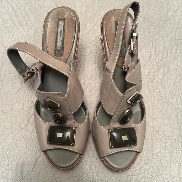 Banana Republic Beige Wedged Sandals - Picture 7 of 8